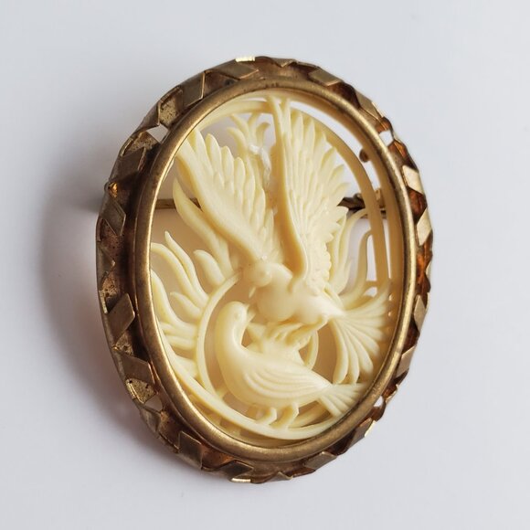 VTG RARE DEPOSE FRANCE Carved Celluloid Kissing Birds Brooch Modernist Bezel - Picture 2 of 5